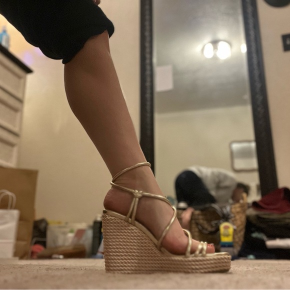 Gorgeous Gold Mark Fisher wedges! - Picture 4 of 7